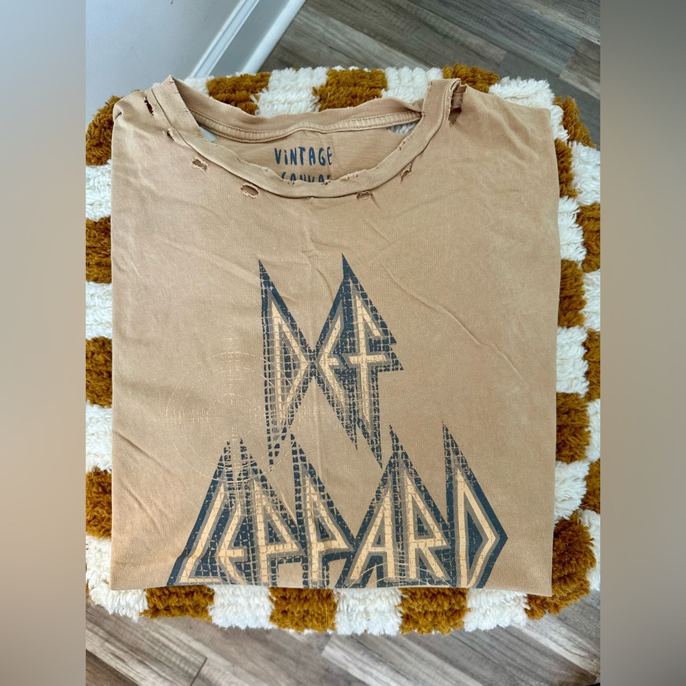 Vintage Canvas Def Leppard Graphic Tee